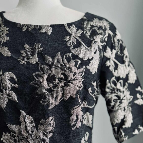 Luisa Cerano Dresses & Skirts - Luisa Cerano Charcoal Metallic Floral Jacquard Shift Dress with Pockets – US 12